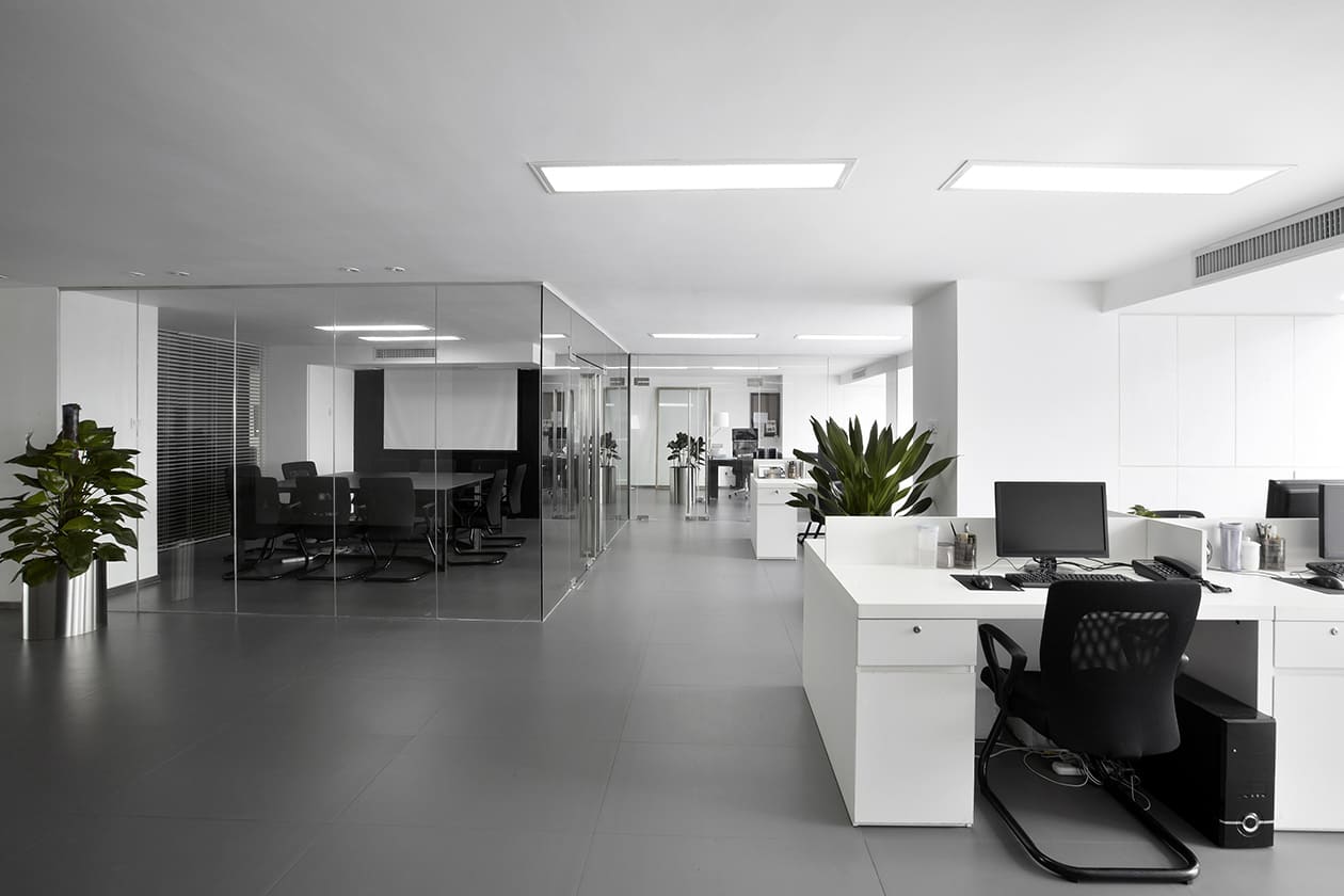 ett städat kontorslandskap efter kontorsstädning